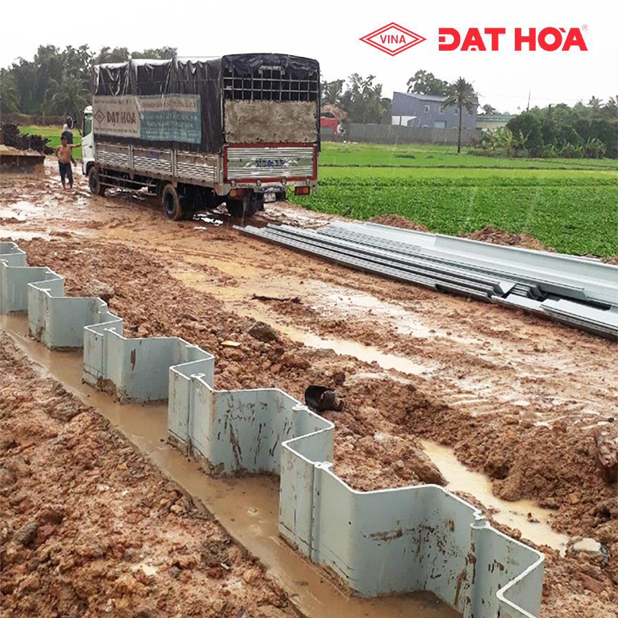 CÔNG TRÌNH CỪ BẢN NHỰA TẠI HUYỆN HÓC MÔN, TP. HCM