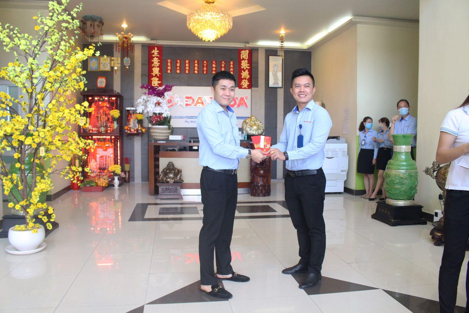 Khai xuân đón lộc