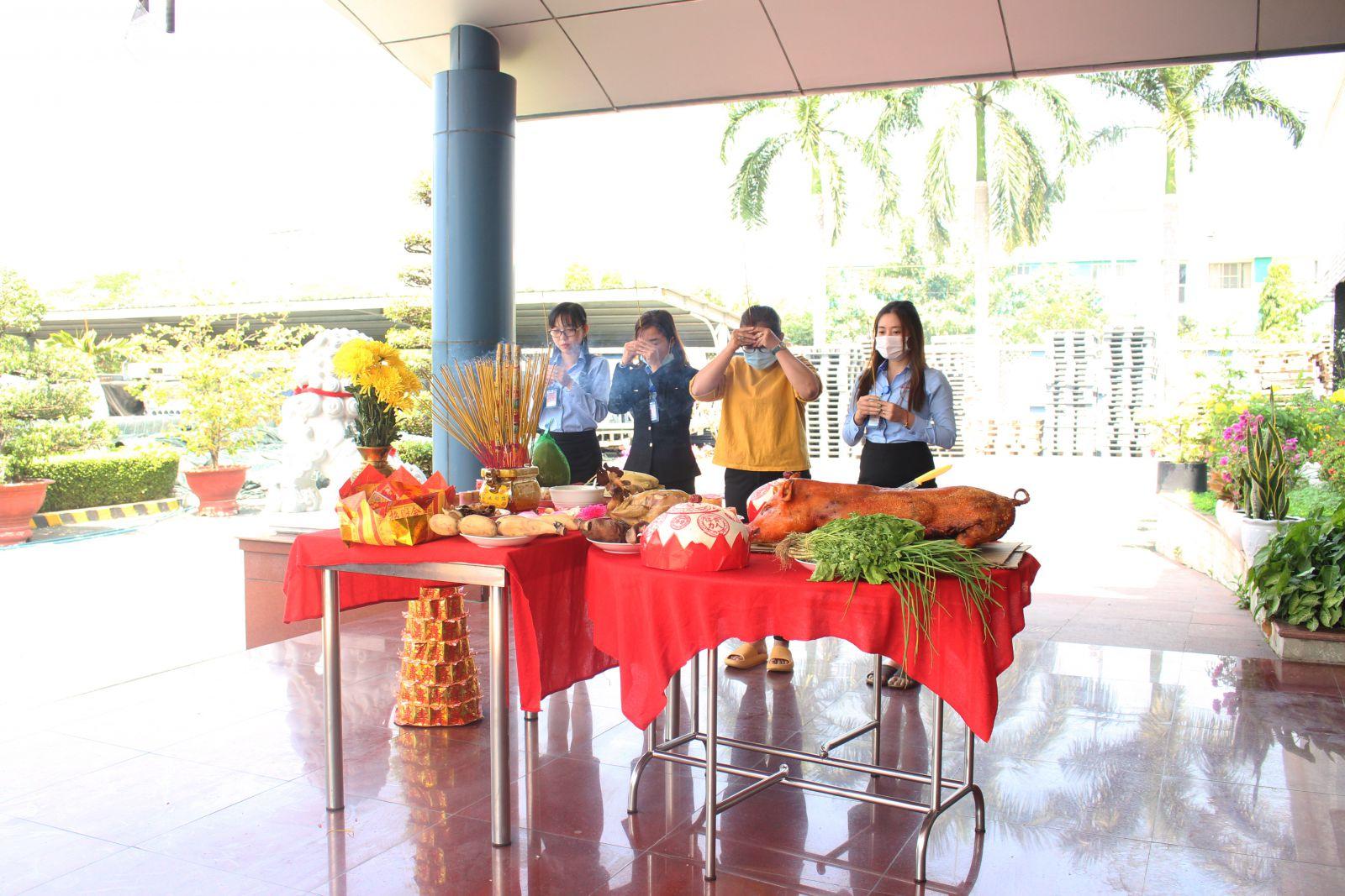 Khai xuân đón lộc
