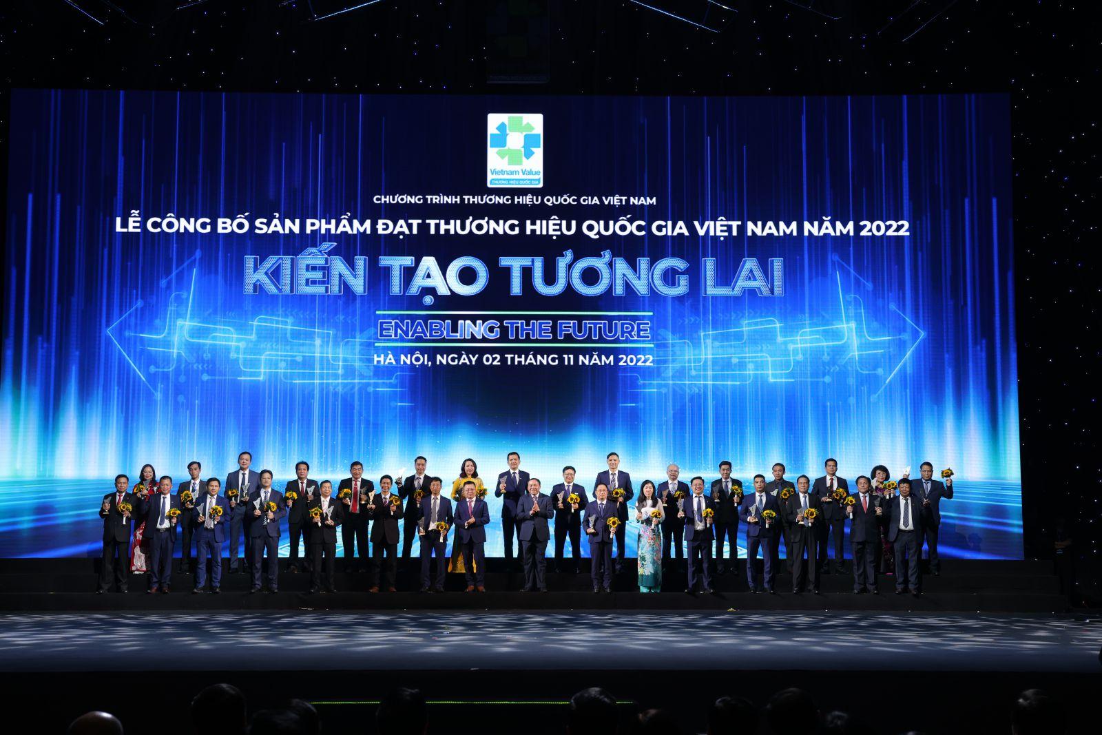 Nhựa Đạt Hòa vinh dự đạt danh hiệu Thương Hiệu Quốc Gia Việt Nam 2022