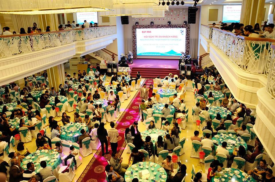 quan cảnh buổi hội nghị