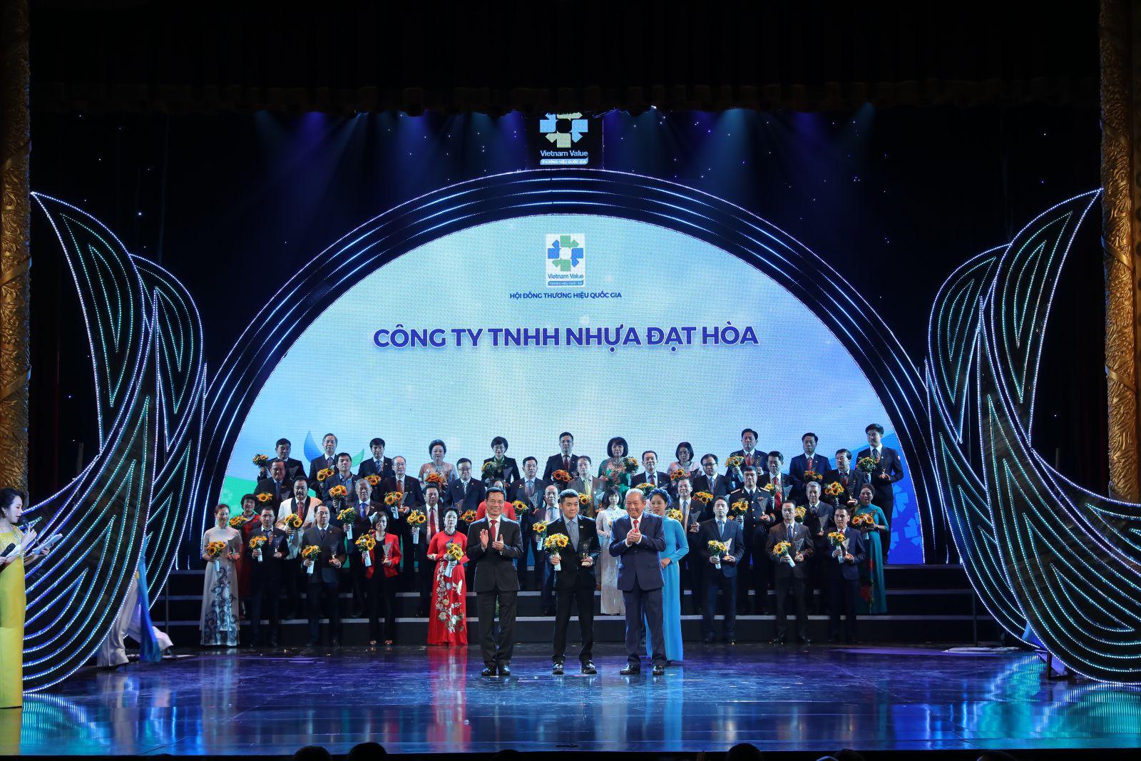 Nhựa Đạt Hòa tự hào đạt thương hiệu quốc gia năm 2020