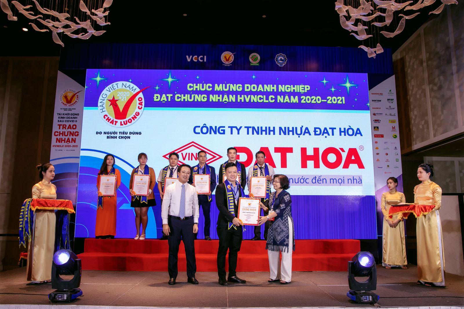 Nhựa Đạt Hòa 18 năm liên tiếp nhận danh hiệu hvnclc