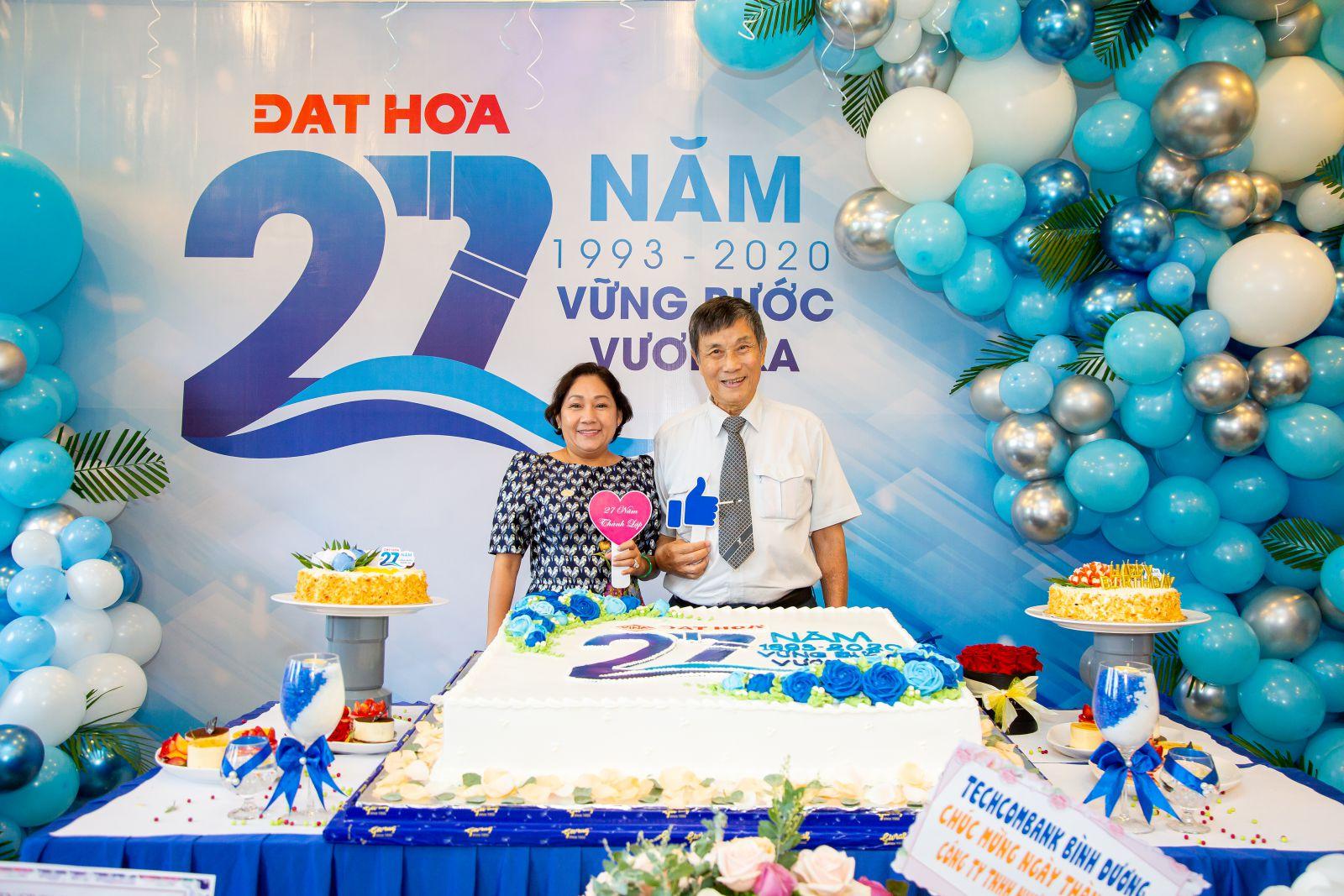 Cb. cnv Đạt Hòa hân hoan mừng sinh nhật công ty tròn 27 tuổi