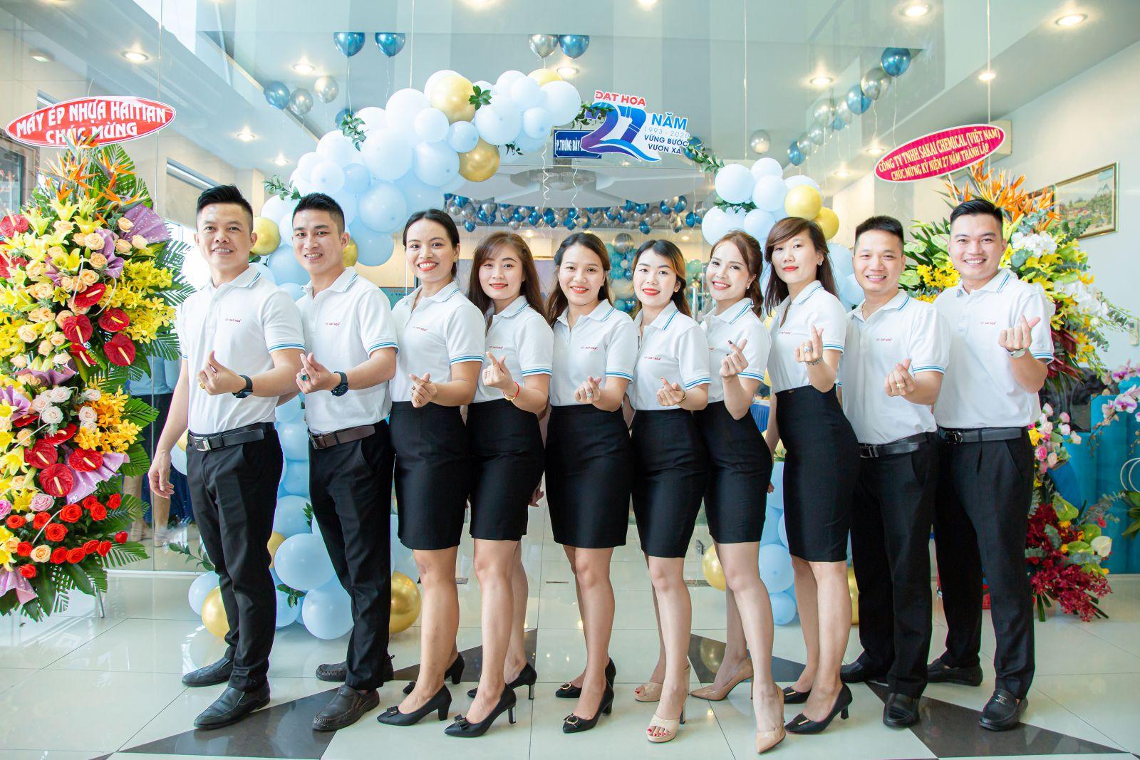 Cb. cnv Đạt Hòa hân hoan mừng sinh nhật công ty tròn 27 tuổi