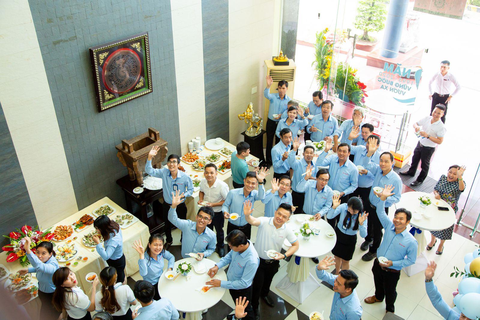 Cb. cnv Đạt Hòa hân hoan mừng sinh nhật công ty tròn 27 tuổi